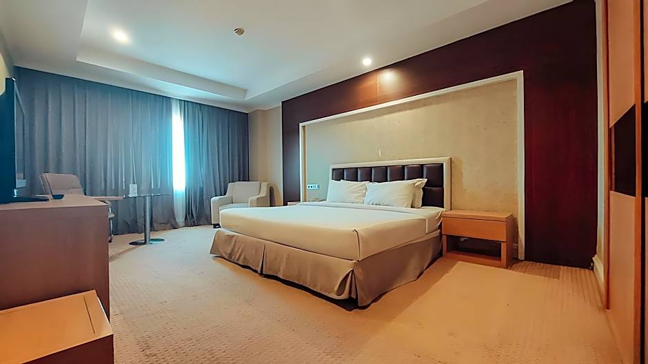 Surabaya Suites Hotel Powered by Archipelago