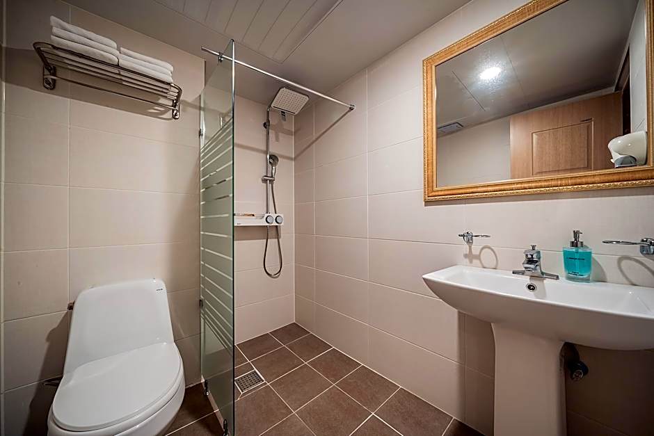 Sunrise Hotel Seopjikoji