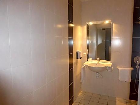 Standard Twin Room with Garden View