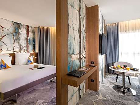 Superior Suite with One Double Bed and Sitting Area