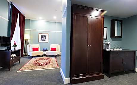 Queen Elizabeth Suite