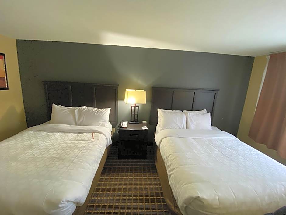 Days Inn & Suites by Wyndham Norton Shores/Muskegon