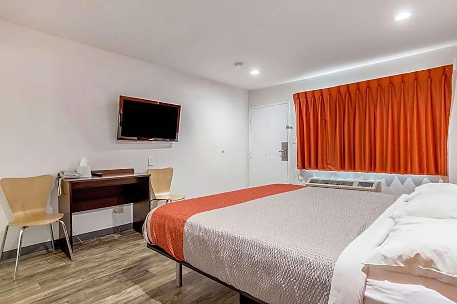 Motel 6-Barstow, CA - Route 66