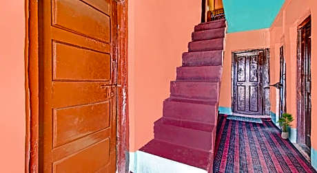 OYO HOME 84677 Homestay Abbas Deeder