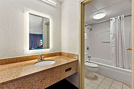 1 King Bed Non-Smoking