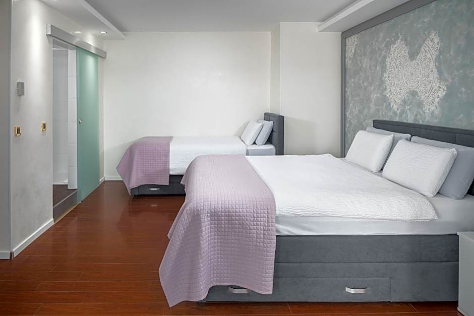 Hotel Tomi