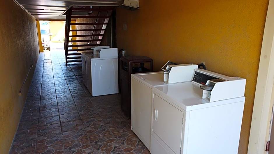 Super 8 by Wyndham Kingsville