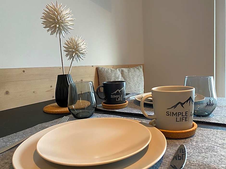 Simple Life Apartments