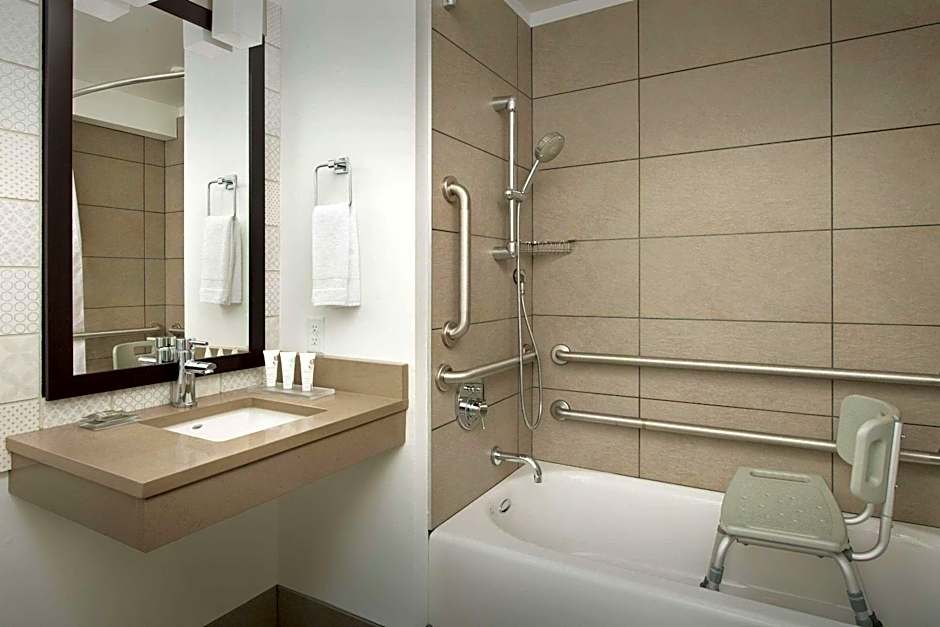 Country Inn & Suites by Radisson, Seattle-Tacoma International Airport, WA