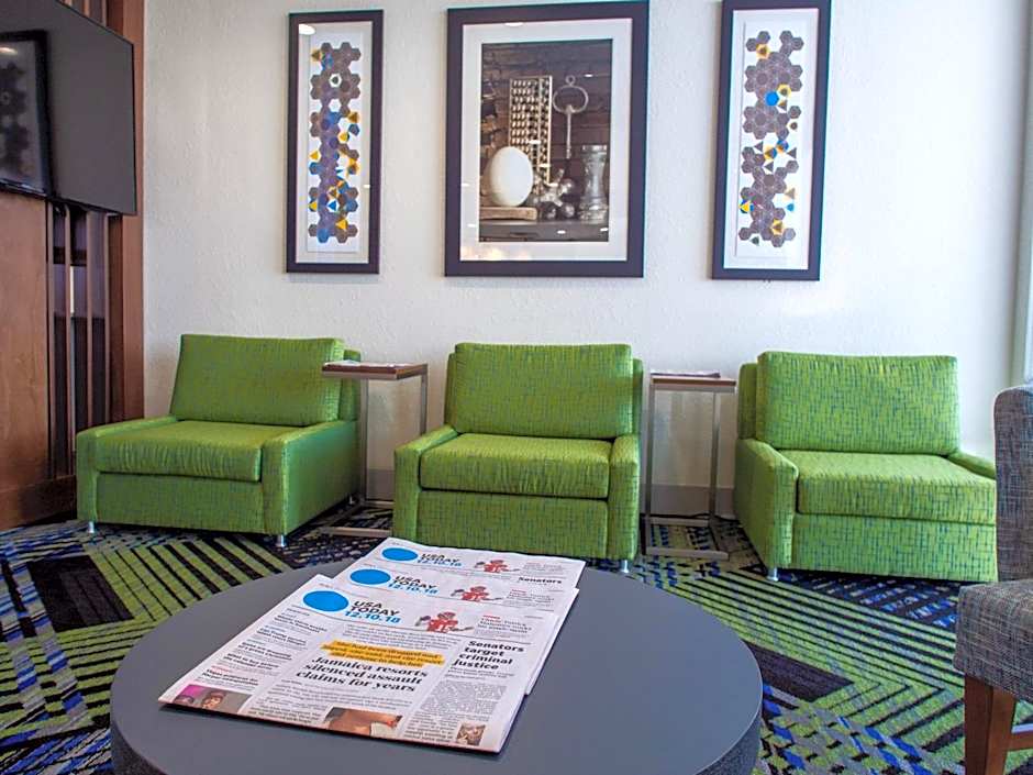 Holiday Inn Express & Suites Oklahoma City Airport By IHG