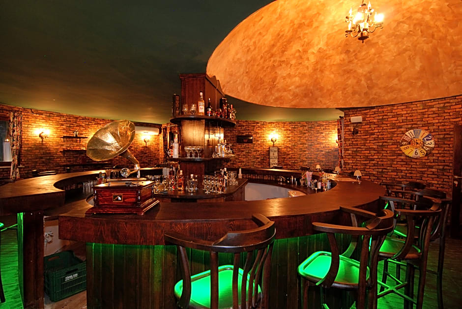 Maya World Hotel Side