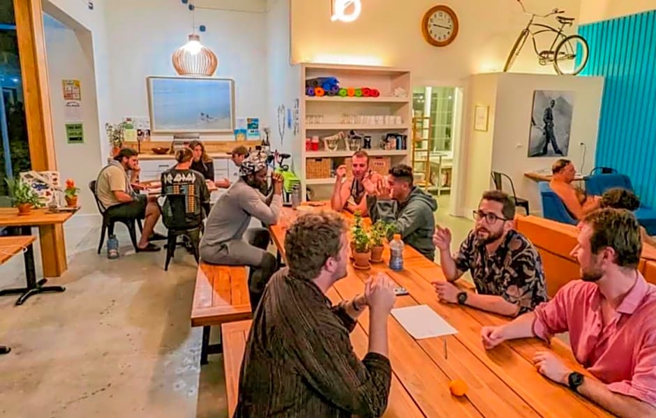 ITH Santa Barbara Beach Hostel