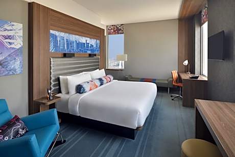 Aloft Room, 1 King