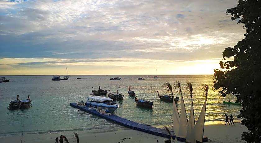 Charming Lipe Beach Resort