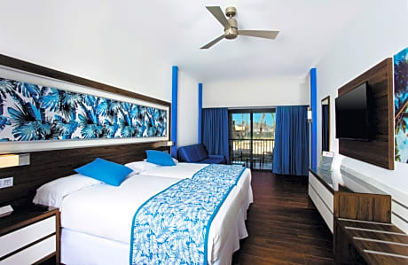 ROOM GRANDE