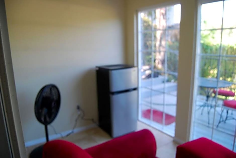 Bed and Breakfast in Hollywood Hills