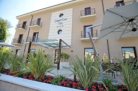 Hotel Dori