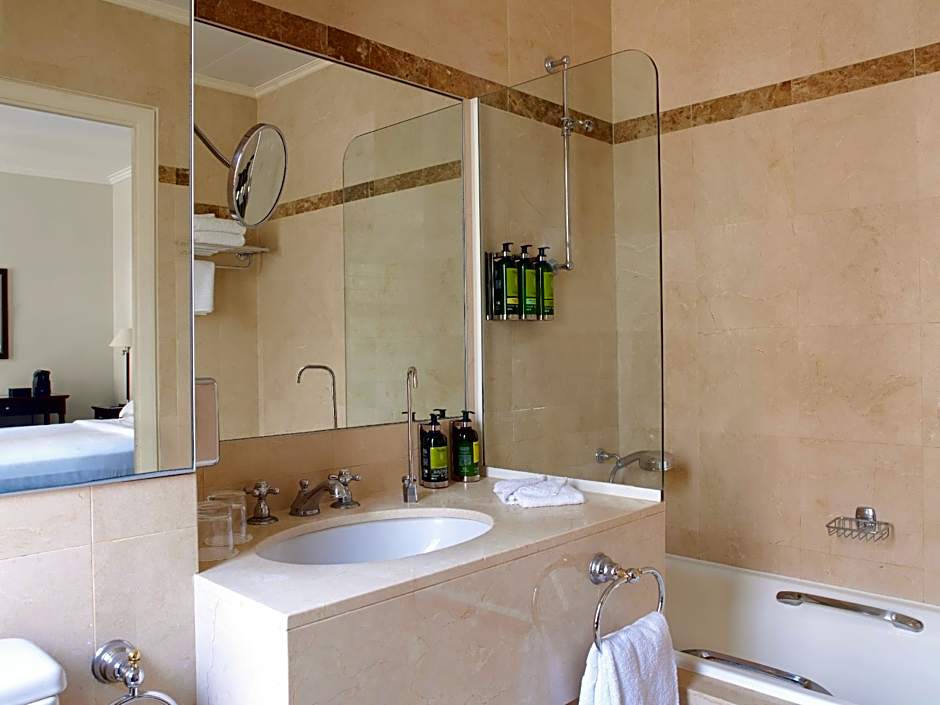 Hotel Royal Saint Honore Paris Louvre