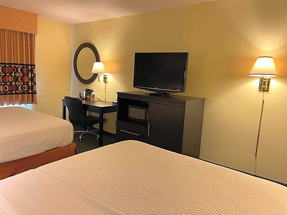 Super 8 by Wyndham Colby