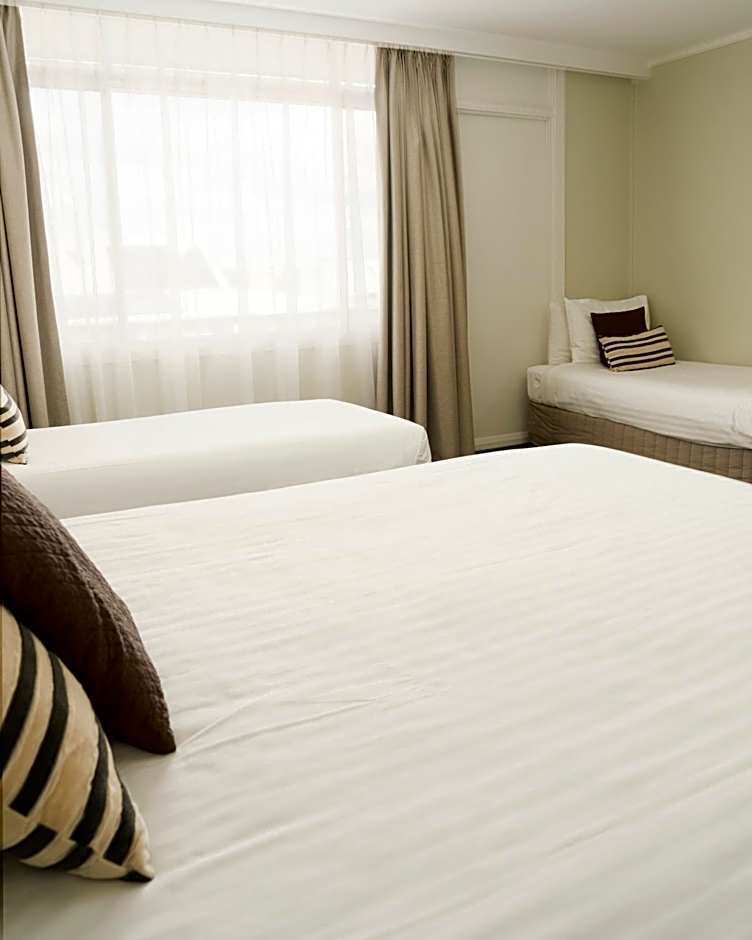 Posthouse Motor Lodge