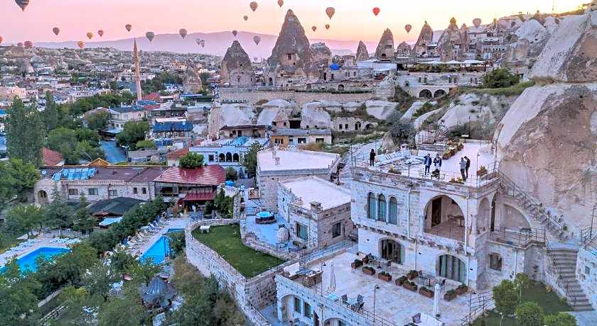 Secret Hill Cave Suites