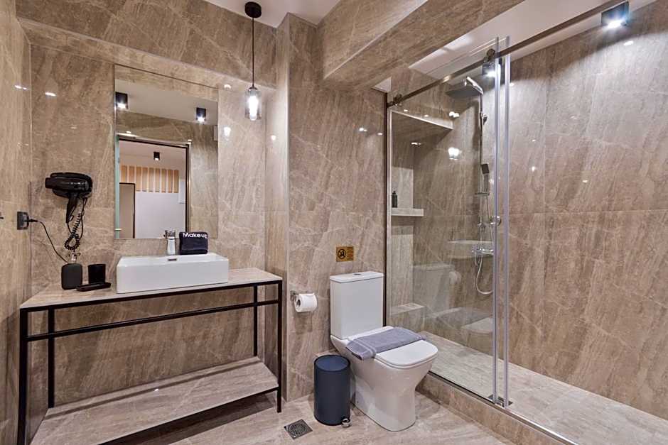 Costa De Luxe Suites