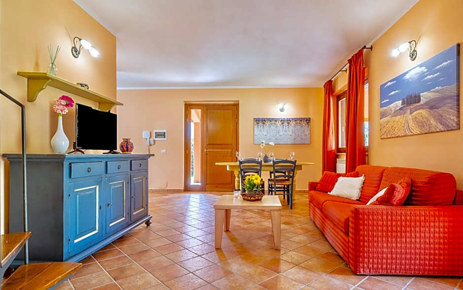 Residence with swimming-pool and thermal pools in Sorano