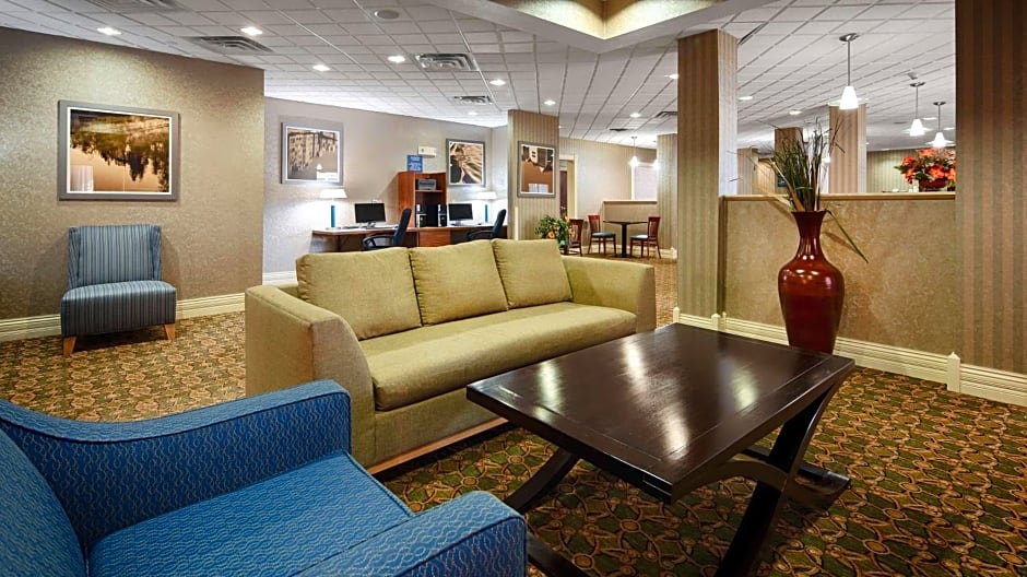 Best Western Plus Kalamazoo Suites