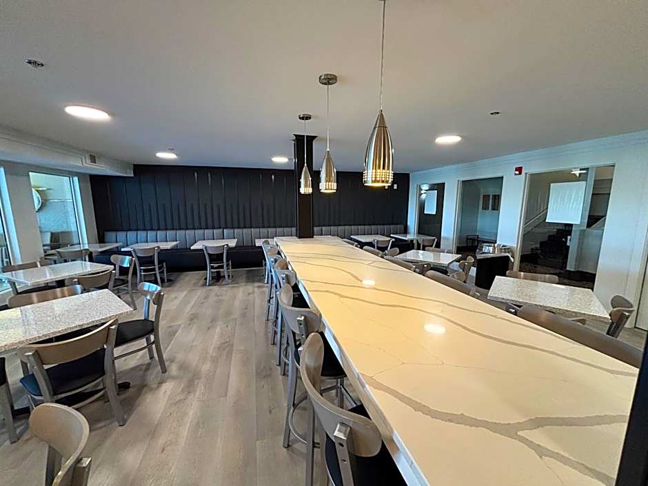 Ramada by Wyndham Springfield North