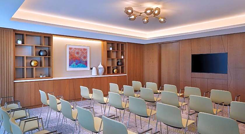 DoubleTree by Hilton Sharjah Waterfront Hotel And Residences