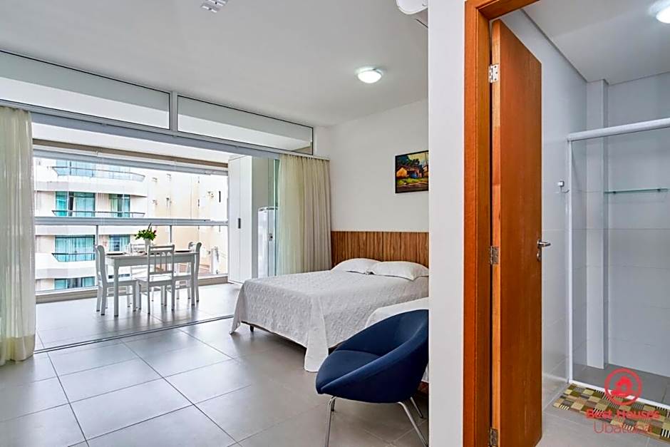 BH50: Charmoso, Com AR, Piscina e Varanda Gourmet