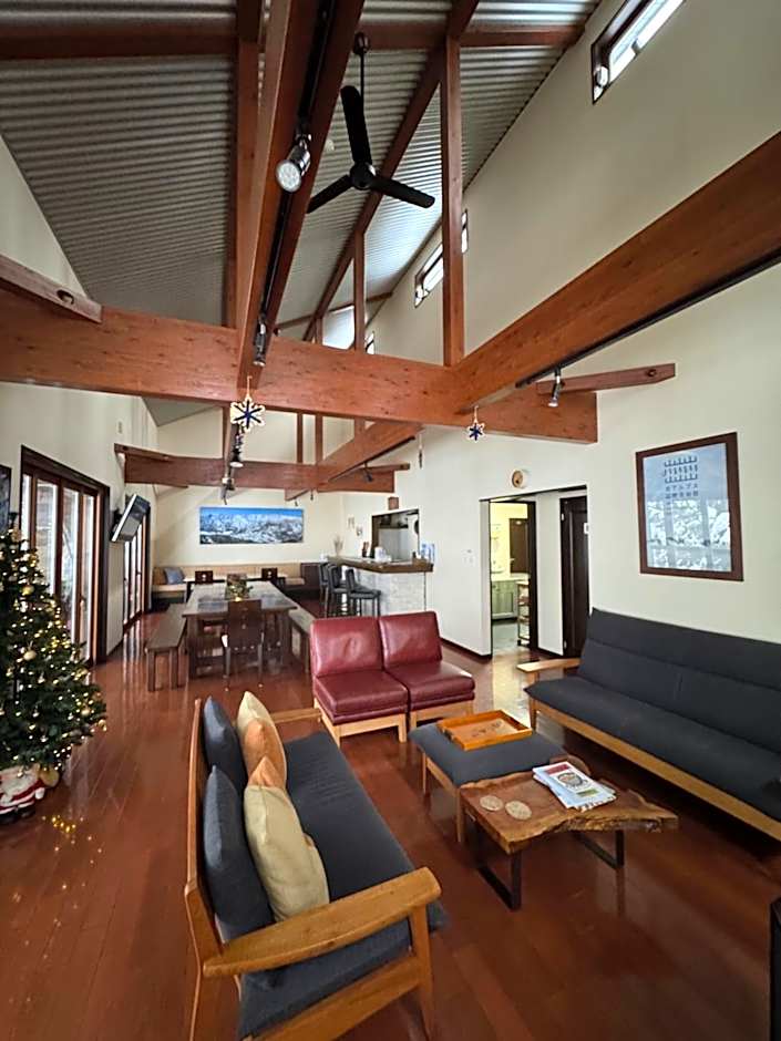 Bears Den Mountain Lodge