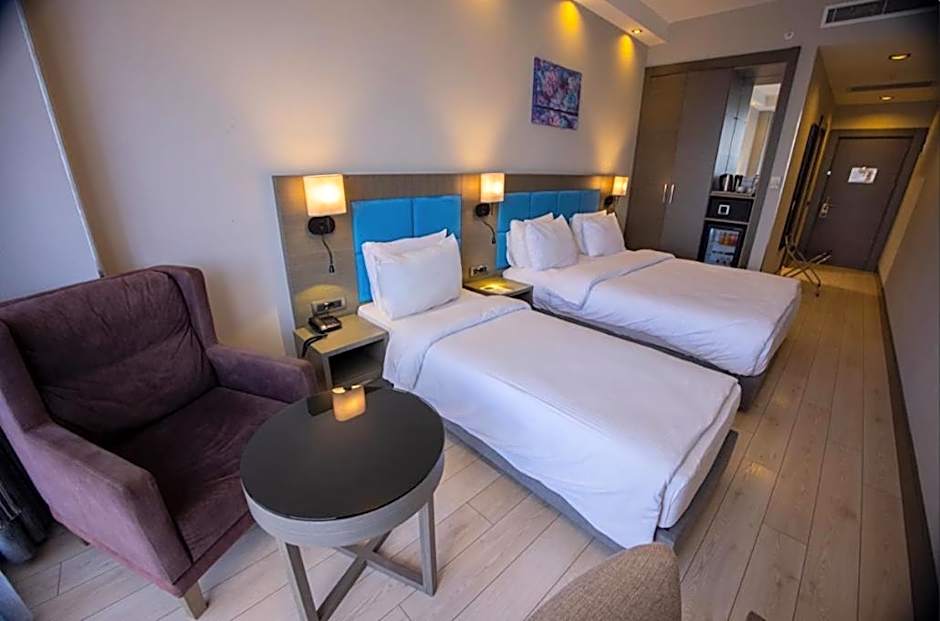 Hilly Hotel