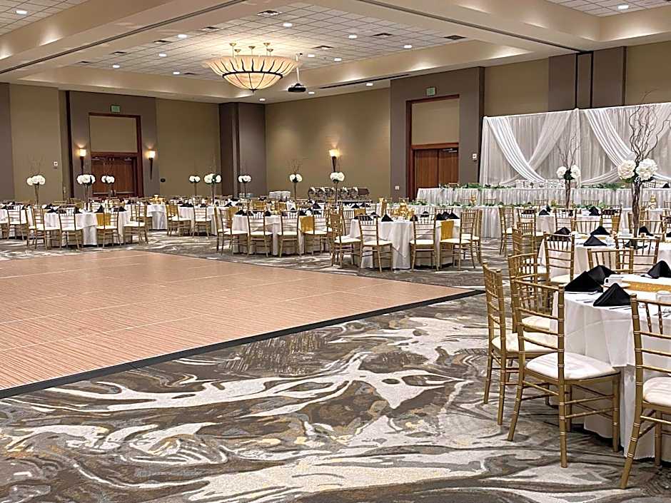 DoubleTree By Hilton Bay City Riverfront