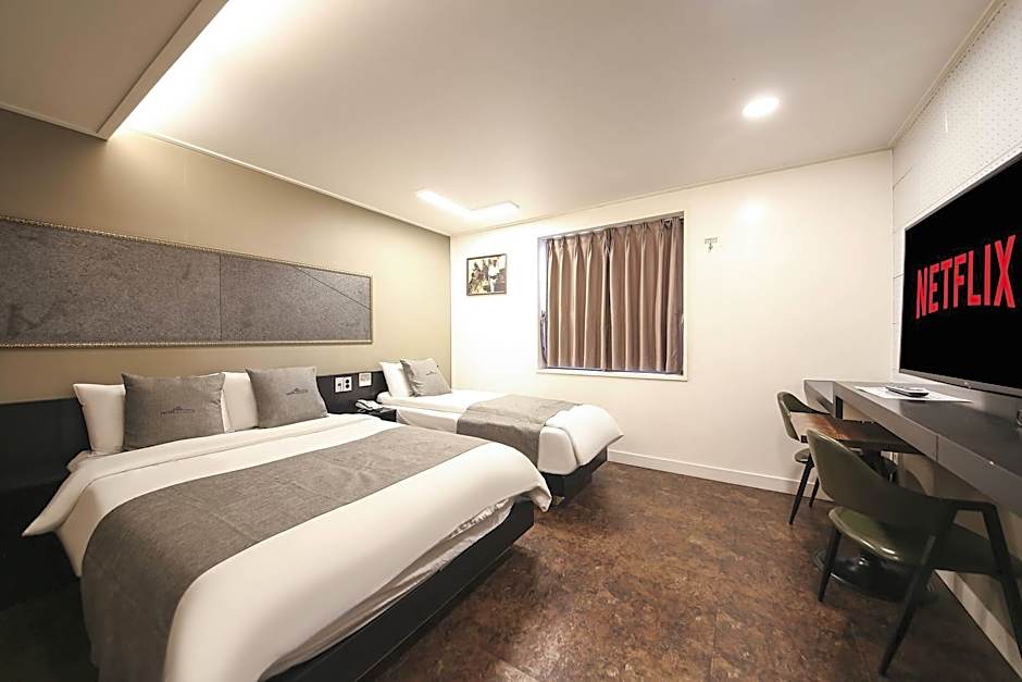 Major Hotel 2