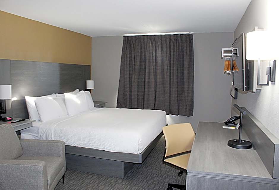 Days Inn by Wyndham Stony Plain