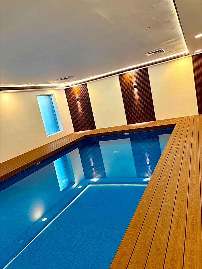 Krystal Urban Monterrey San Jeronimo