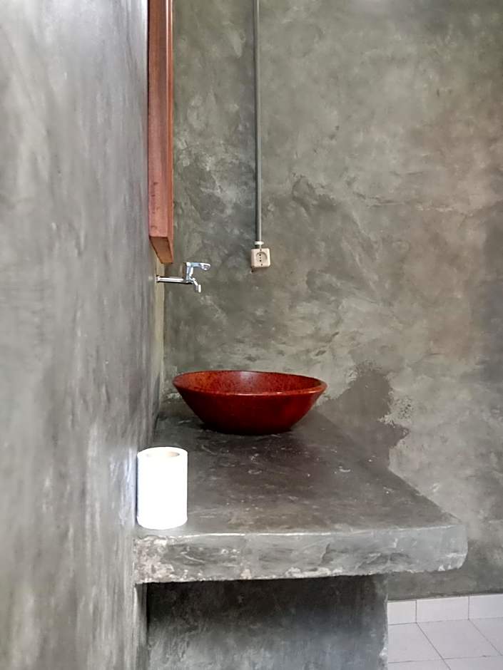 Jungle House - surf & stay