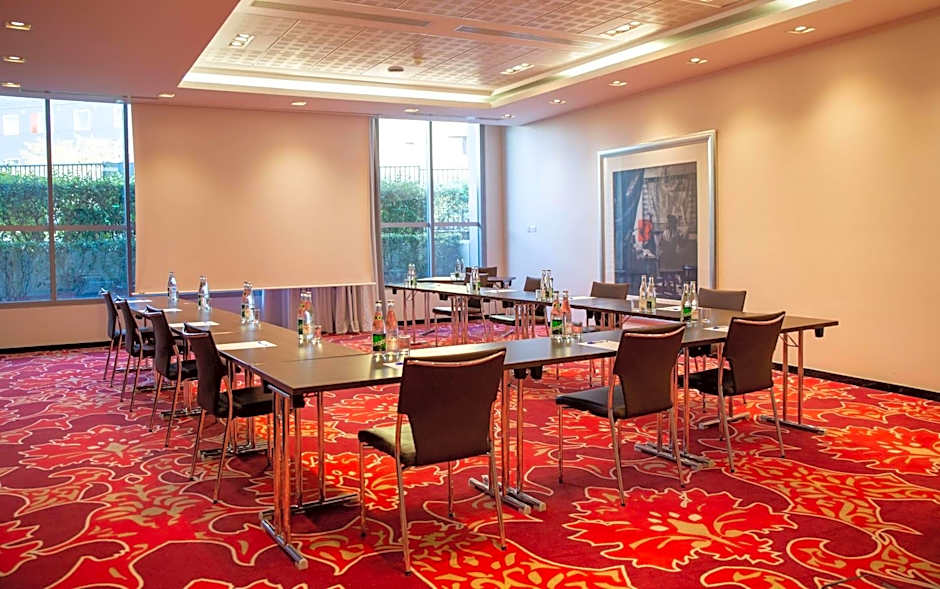Clarion Paris CDG Airport