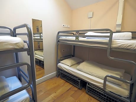 6-BED MIXED WITH EXTERNAL SHARED BATHROOM