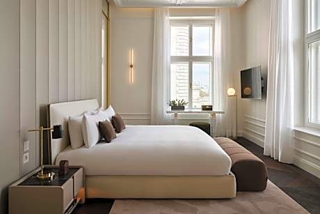 The Ritz-Carlton Symphony Suite with Club lounge access