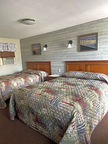 Deluxe Queen Room with Two Queen Beds