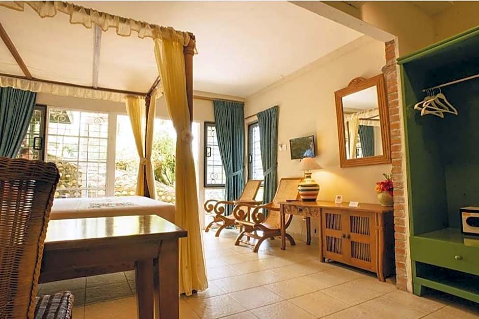 Hotel Deli River and Restaurant Omlandia