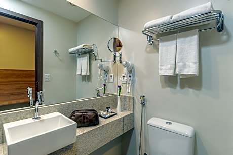 Standard Triple - 1 Queen Bed and 1 Single Bed