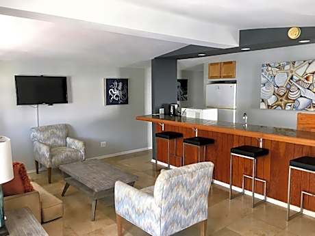 Deluxe Queen Suite with Two Queen Beds