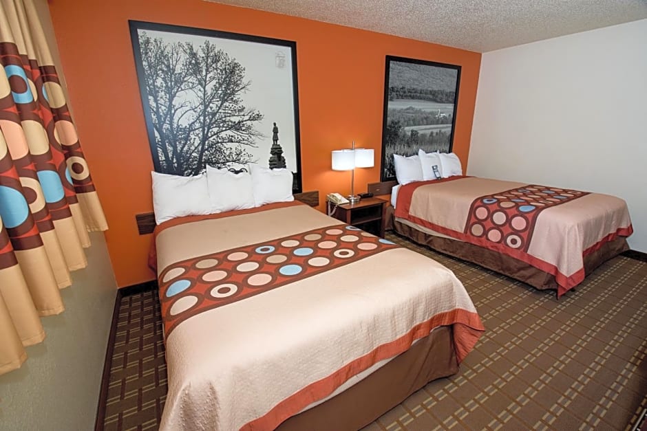 Super 8 by Wyndham Altoona