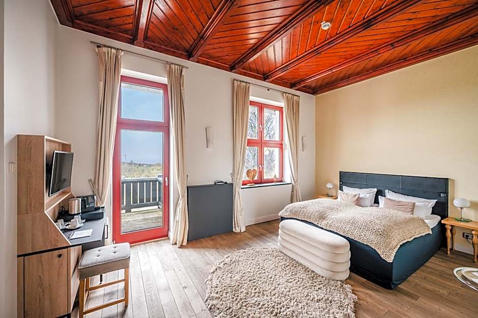 SCHLOSS RANZOW - kleines Romantik Hotel - Wellness - Golfplatz - Hochzeiten & Feiern