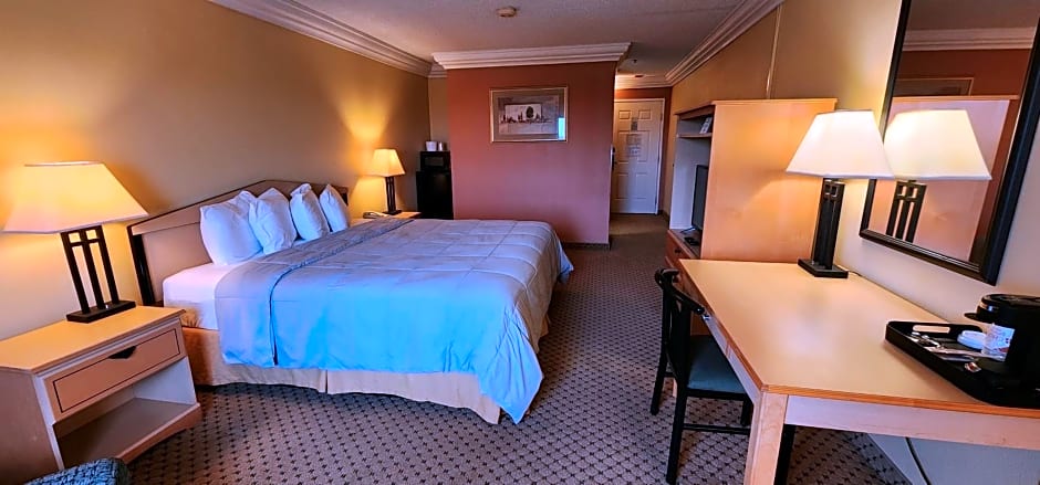 Super 8 by Wyndham Temple I-35