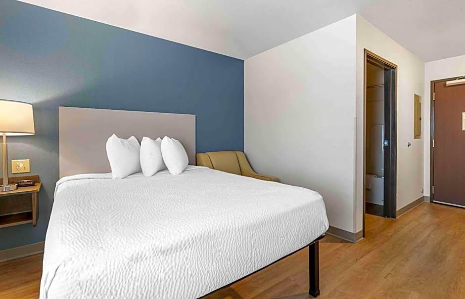 Extended Stay America Select Suites - Louisville - Airport