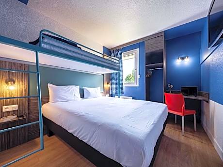 Double Pop Room with Single Bed